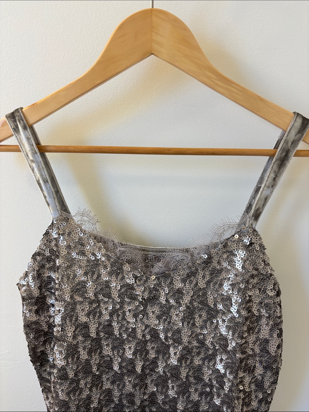 CUPIO Sequin and velvet top, Sz M. - Picture 2 of 8